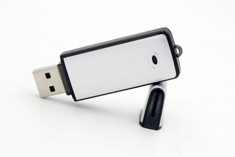 Mini dyktafon szpiegowski pendrive 8GB USB